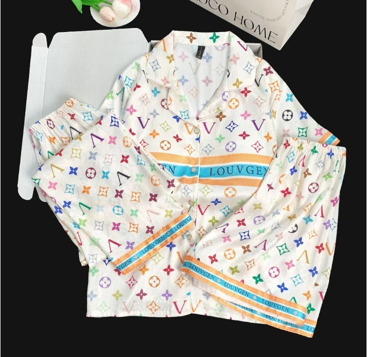 【澳门庄太奢品 】白三彩老花冰丝短袖睡衣女带胸垫三件套夏家居服