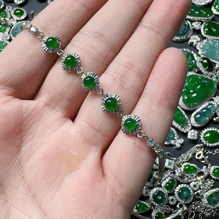 翡翠颈饰未镶嵌天然A货翡翠放漏