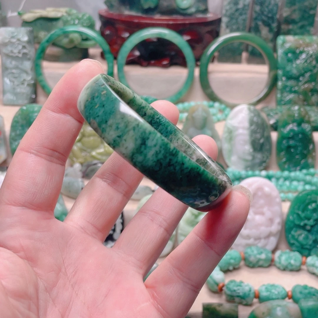 独山玉未镶嵌手镯