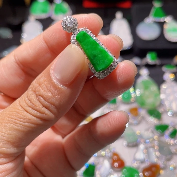 翡翠银S925镶嵌颈饰精品