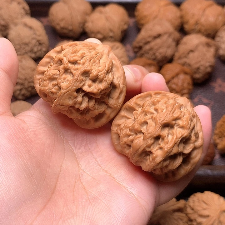 文玩核桃吊坠梨木台40尺