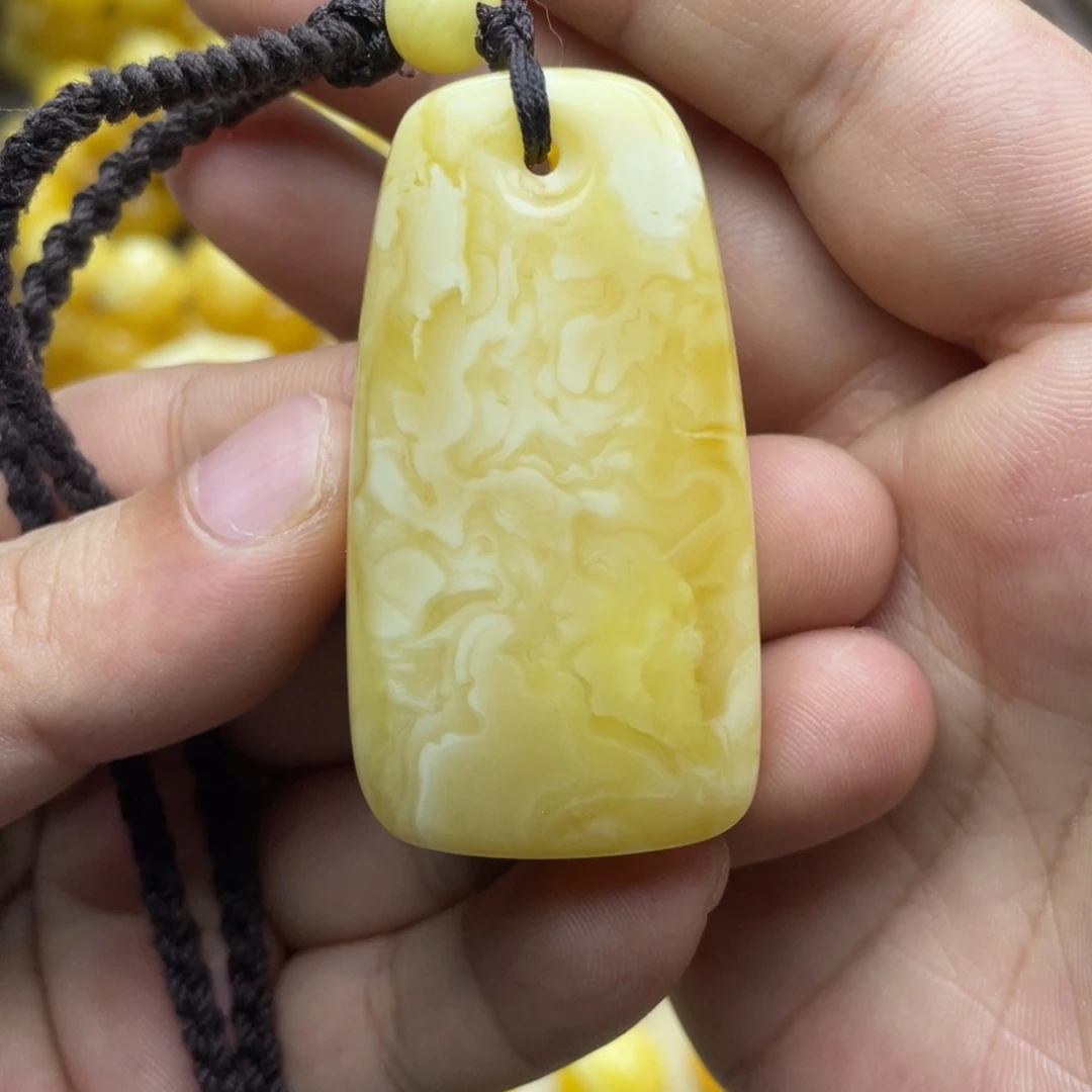 琥珀未镶嵌颈饰琥珀蜜蜡