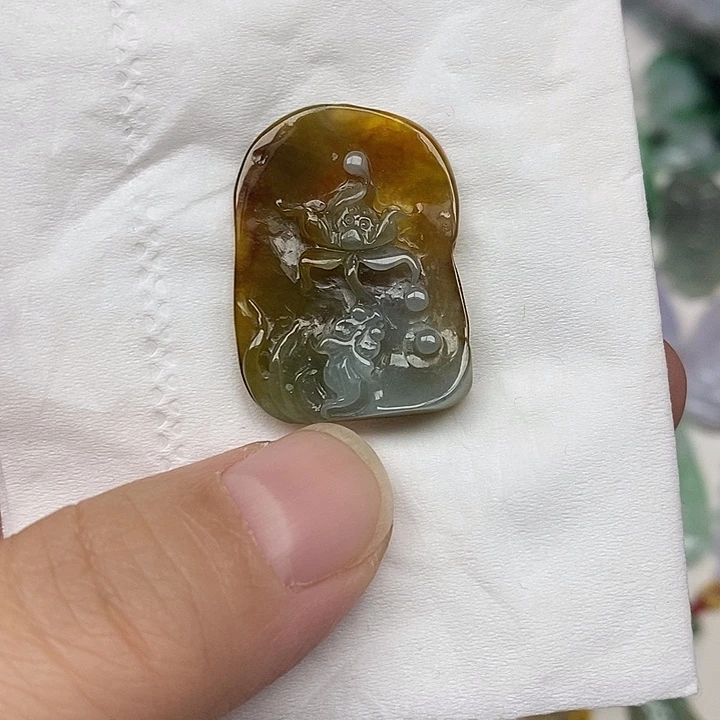 翡翠未镶嵌颈饰44号