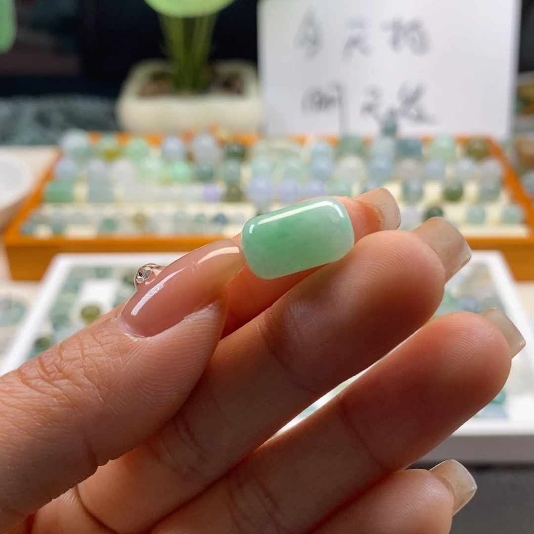 翡翠散珠天然植物胶囊珠14.4×8,5