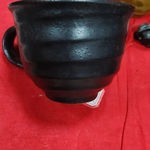 瓷片盘子，碗，瓶子，沙锅，茶壶，微瑕疵！