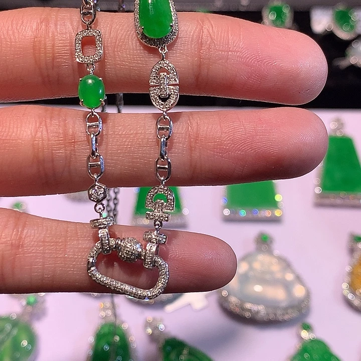 翡翠18K金镶嵌颈饰套链