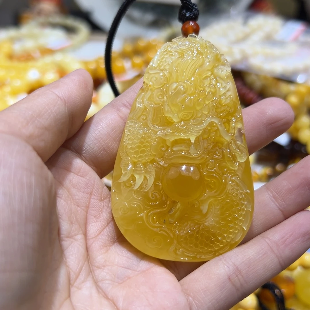 琥珀珠宝奇石未镶嵌
