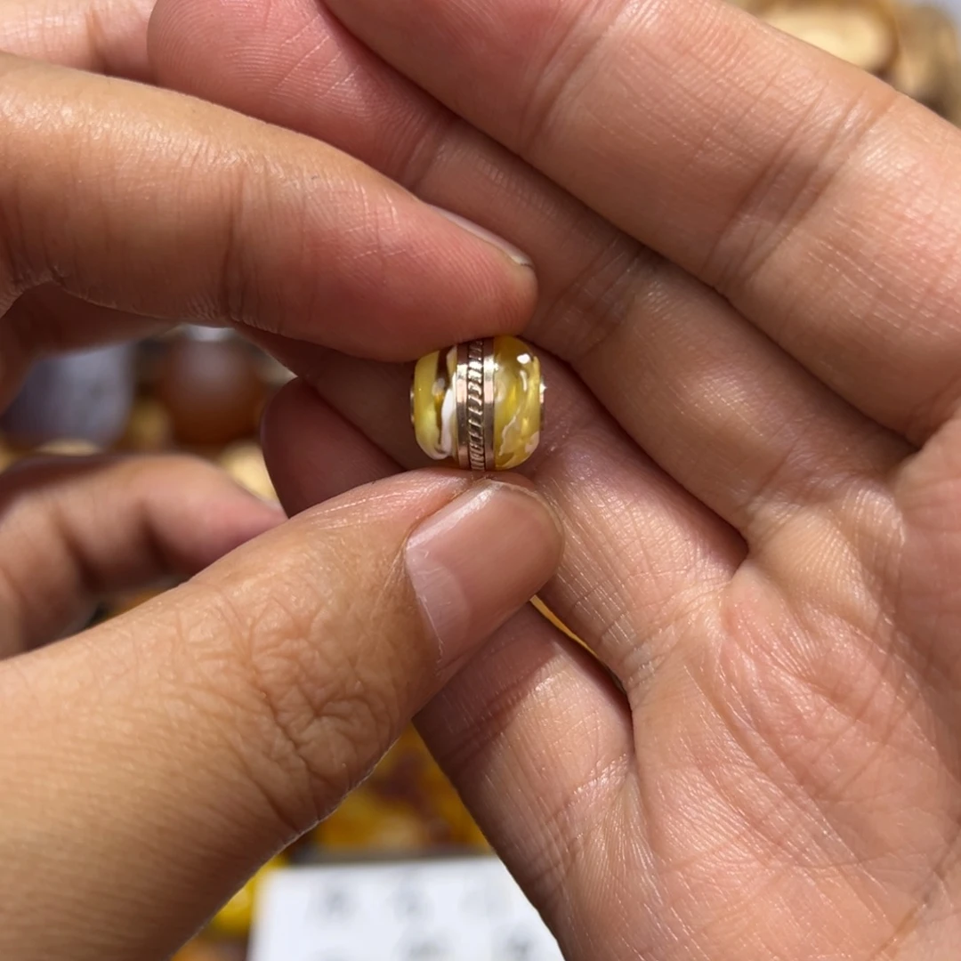 定制琥珀未镶嵌琥珀蜜蜡