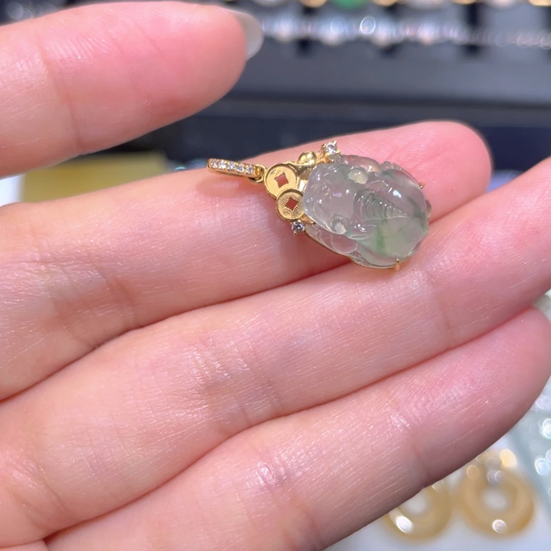 颈饰18K金镶嵌翡翠翡翠