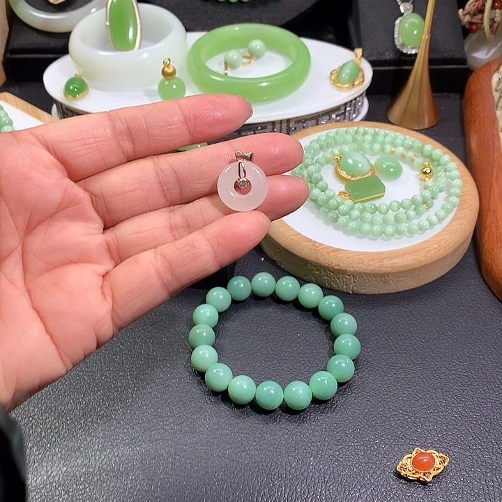 颈饰银S925镶嵌和田玉