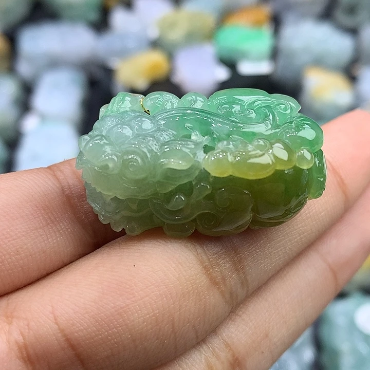 翡翠未镶嵌颈饰天然缅甸翡翠