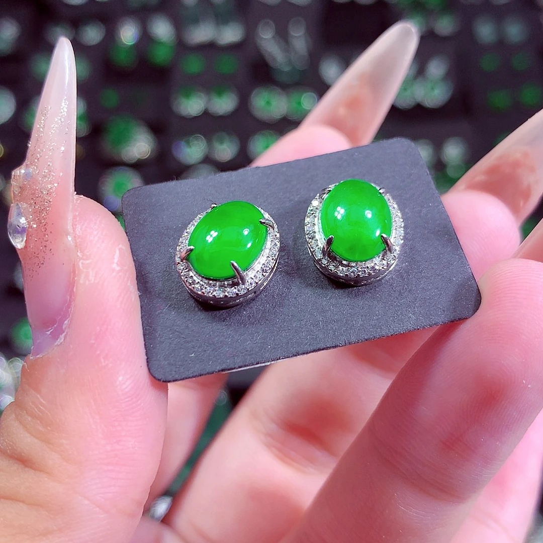 翡翠未镶嵌颈饰挂件