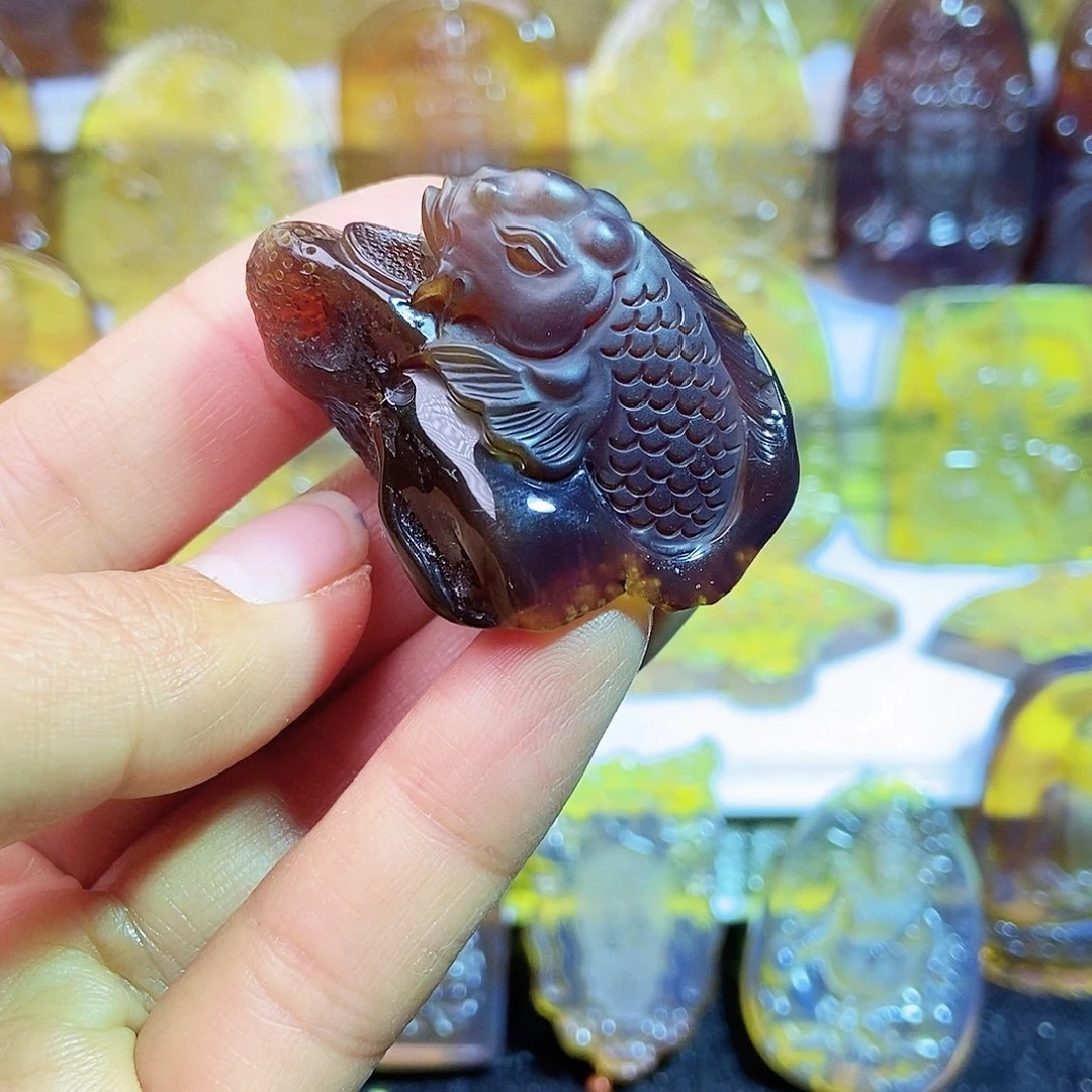 琥珀颈饰未镶嵌鱼