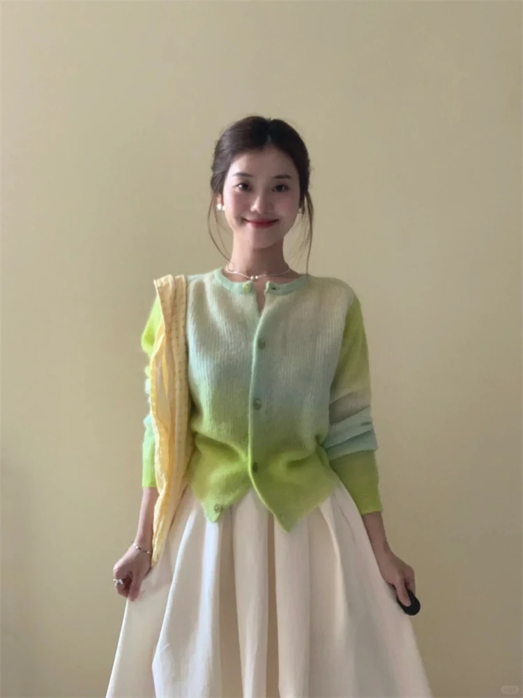 4406+3146春一整套法式小香风渐变色针织上衣半身裙气质显瘦套装