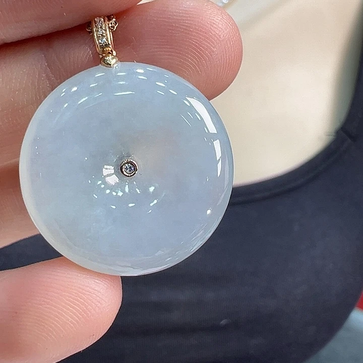 翡翠18K金镶嵌颈饰吊坠