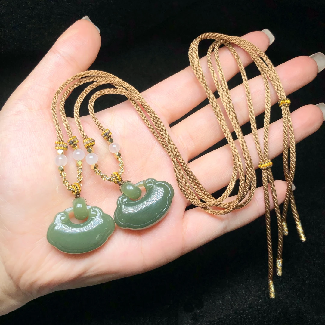 【云上叙】和田玉吊坠-多样性发其一-19*28*9mm-V09947-M(甄选)