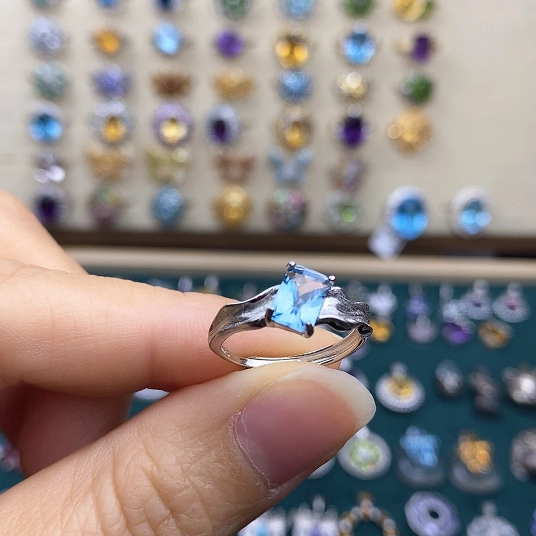 银S925镶嵌戒指托帕石不含证书