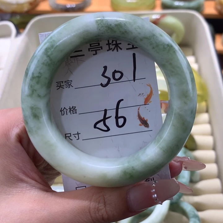 未镶嵌蛇纹石玉手镯林*