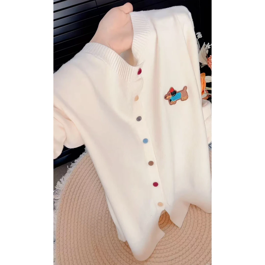 2025年秋冬新款韩系时尚百搭针织高级感刺绣小狗白色休闲开衫上衣
