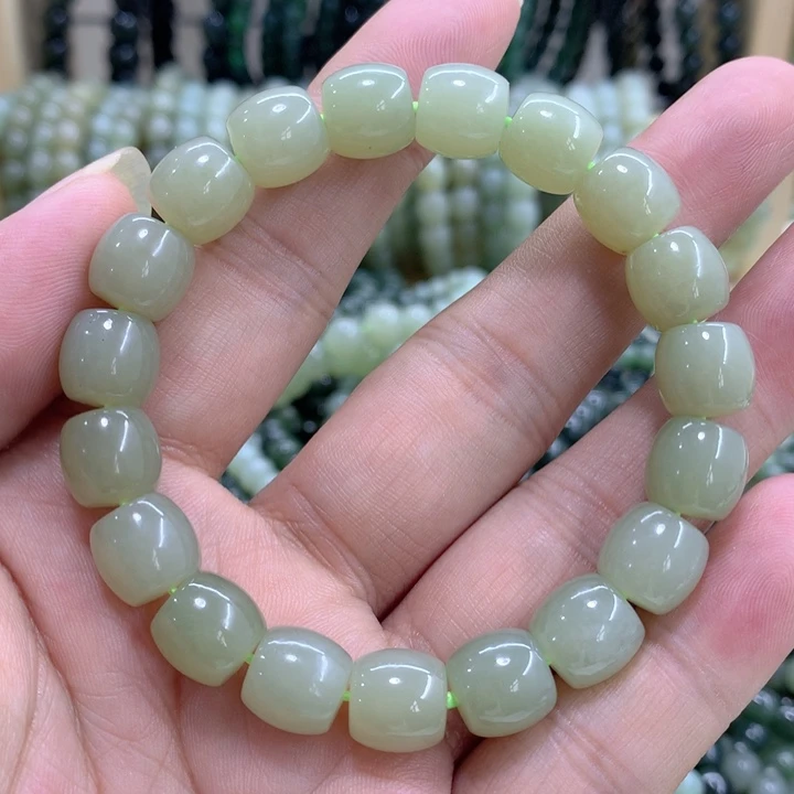 王***姐和田玉未镶嵌珠宝奇石