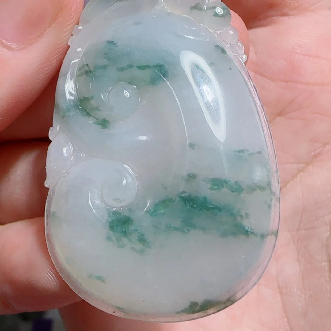 翡翠未镶嵌颈饰如意