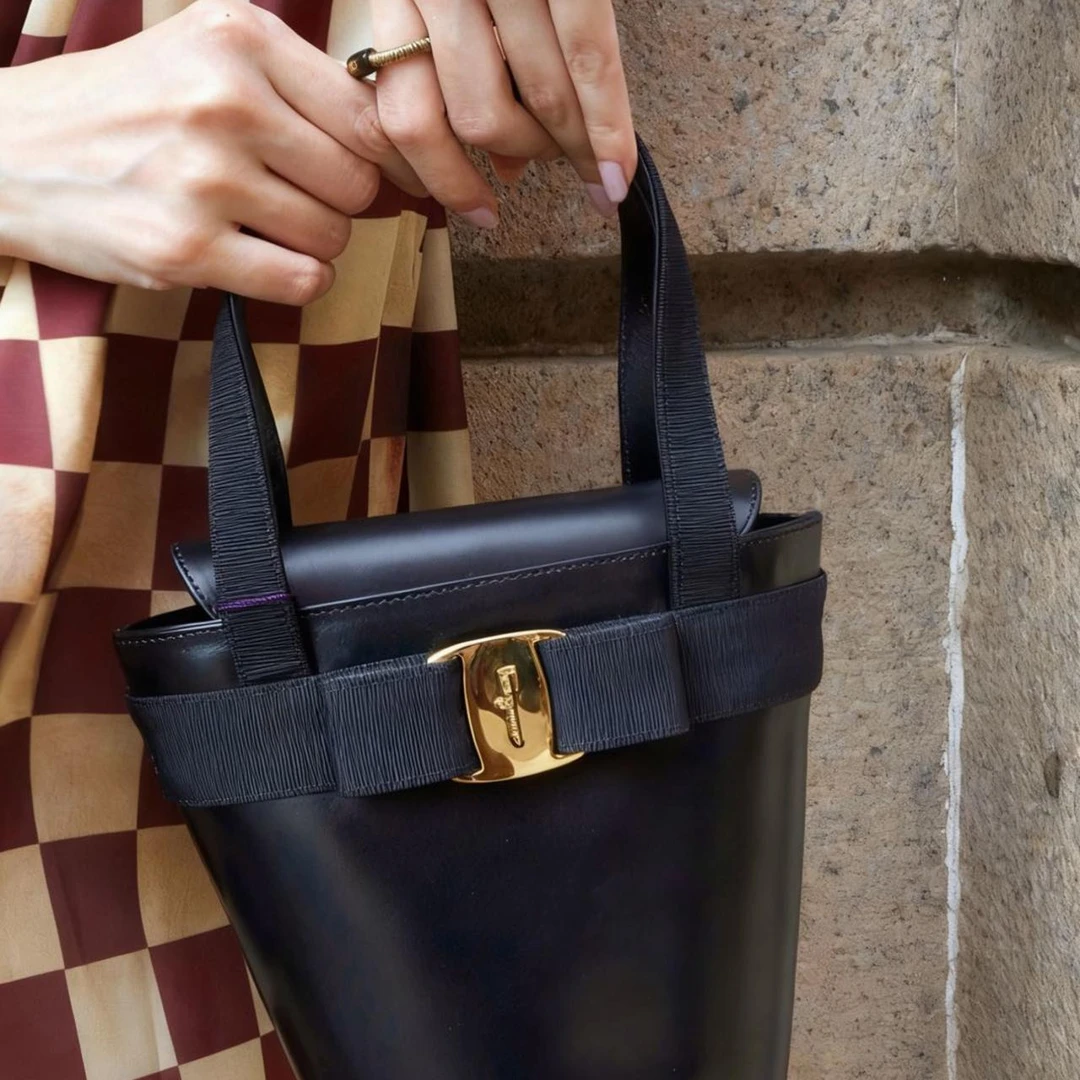 95新 FERRAGAMO/菲拉格慕 大吉中古/菲拉格慕黑金晚宴手提包