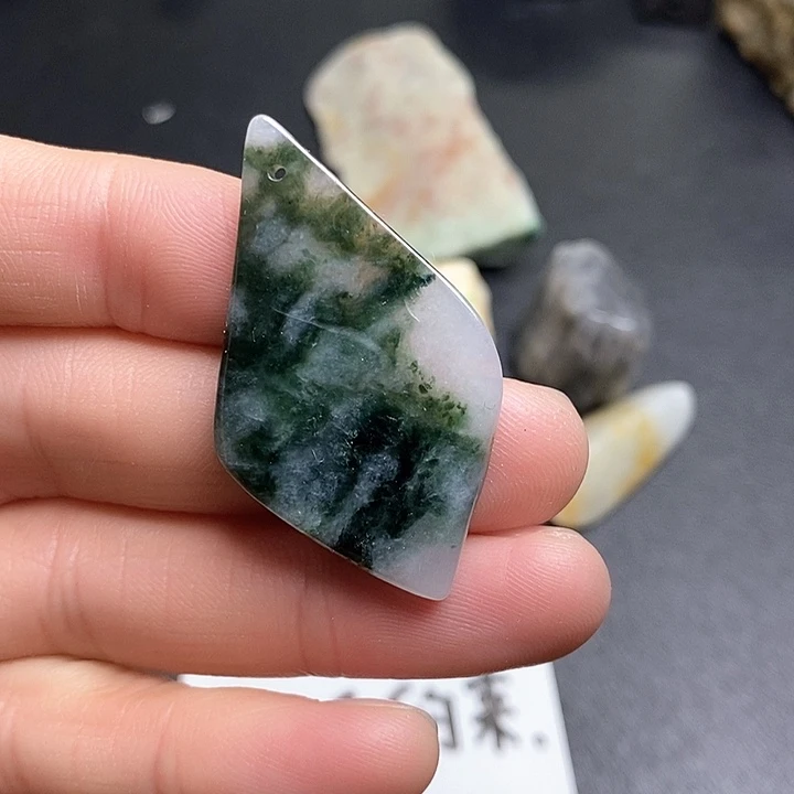 翡翠未镶嵌颈饰天然翡翠5