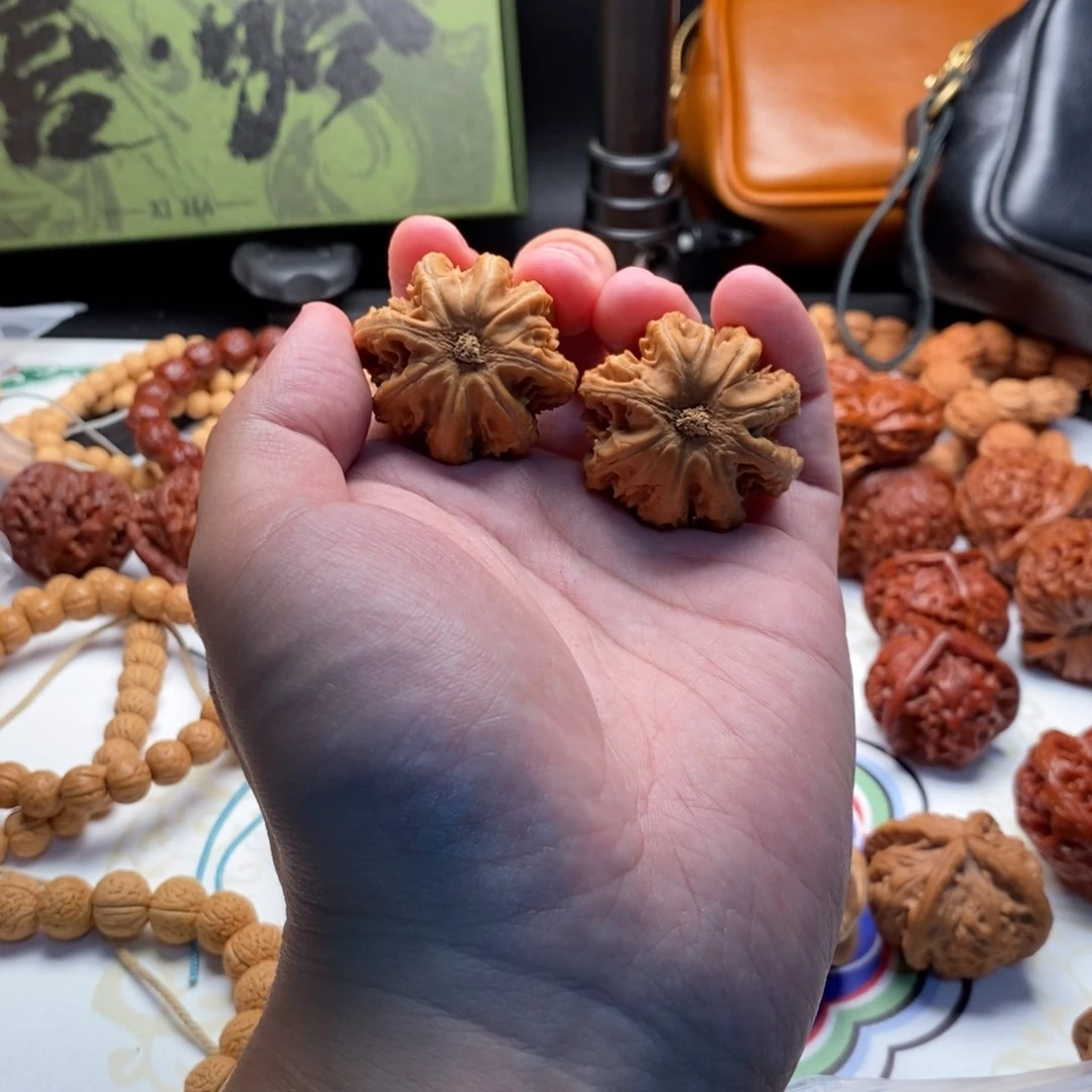 文玩核桃把件楸八棱核桃