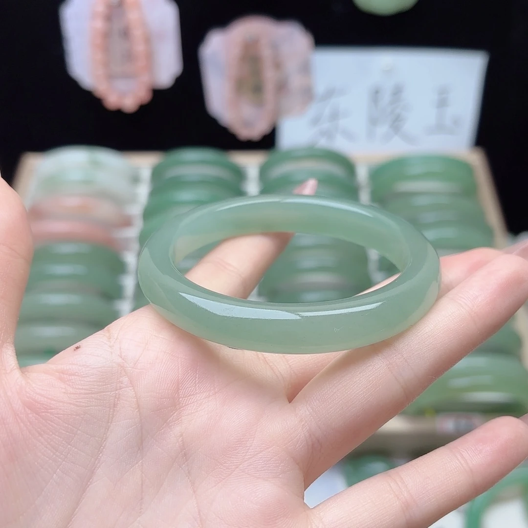 石英质玉未镶嵌手镯58