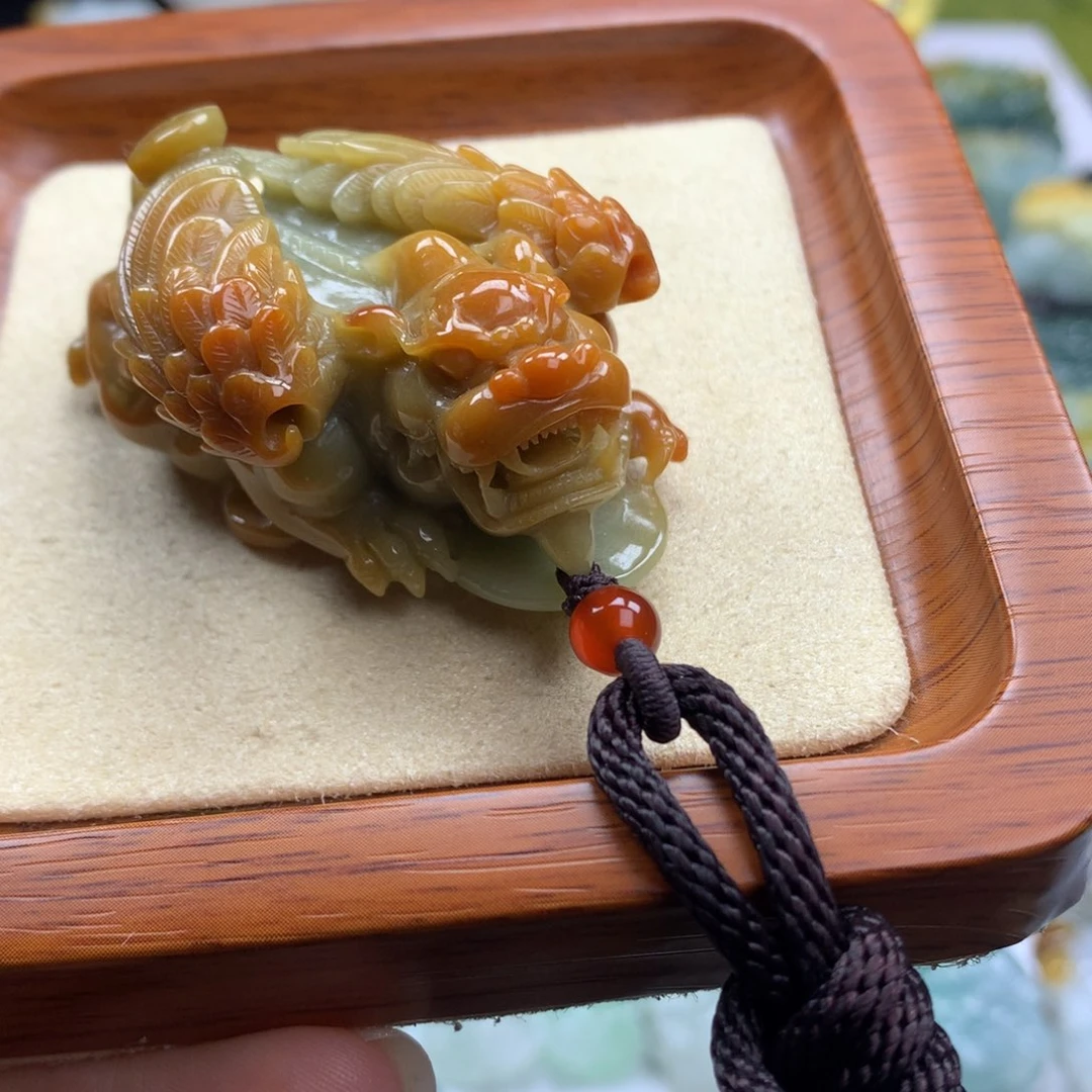 翡翠未镶嵌颈饰35