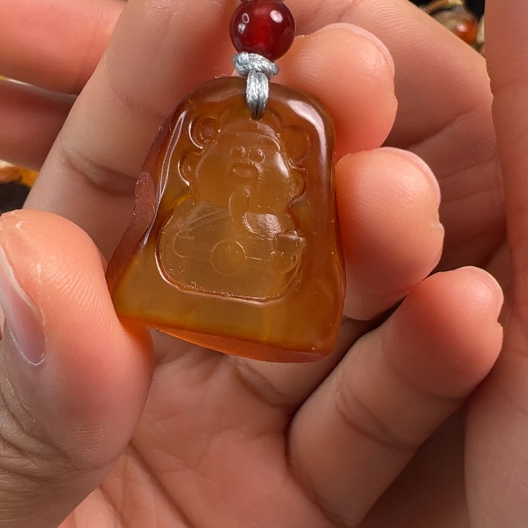 琥珀未镶嵌裸石琥珀