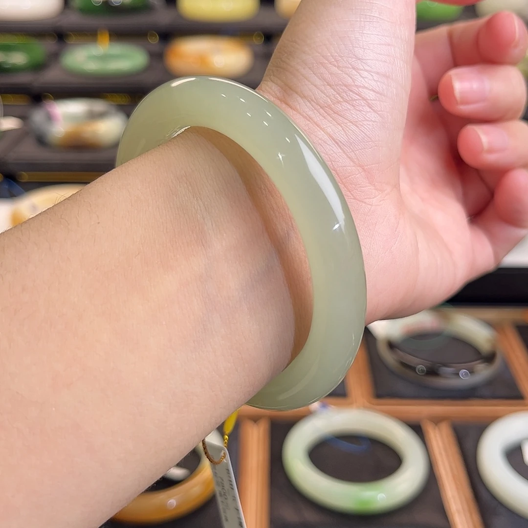 和田玉未镶嵌手镯高冰晴