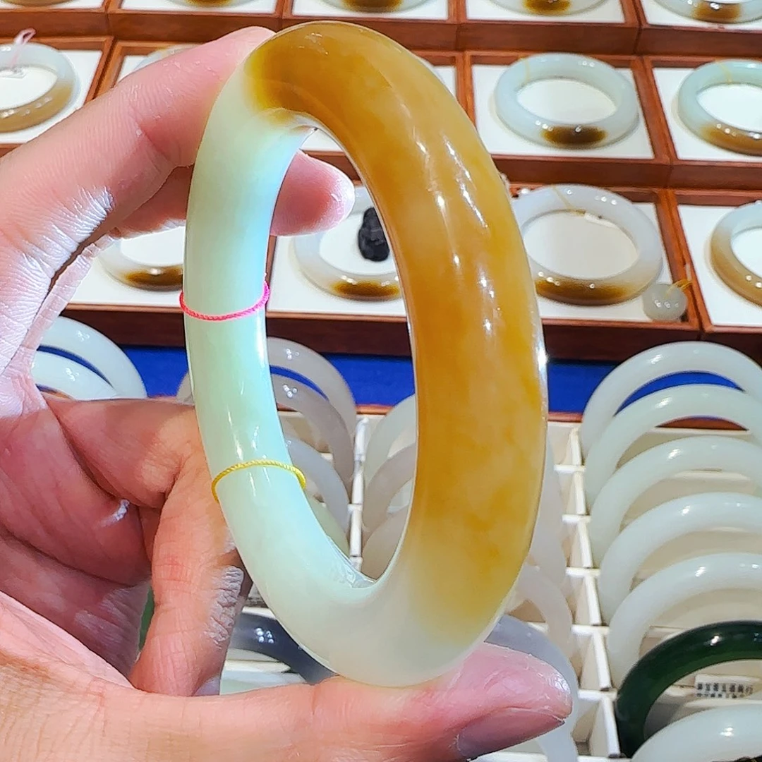 和田玉手镯未镶嵌且末半糖大胖圆58+ 59 60