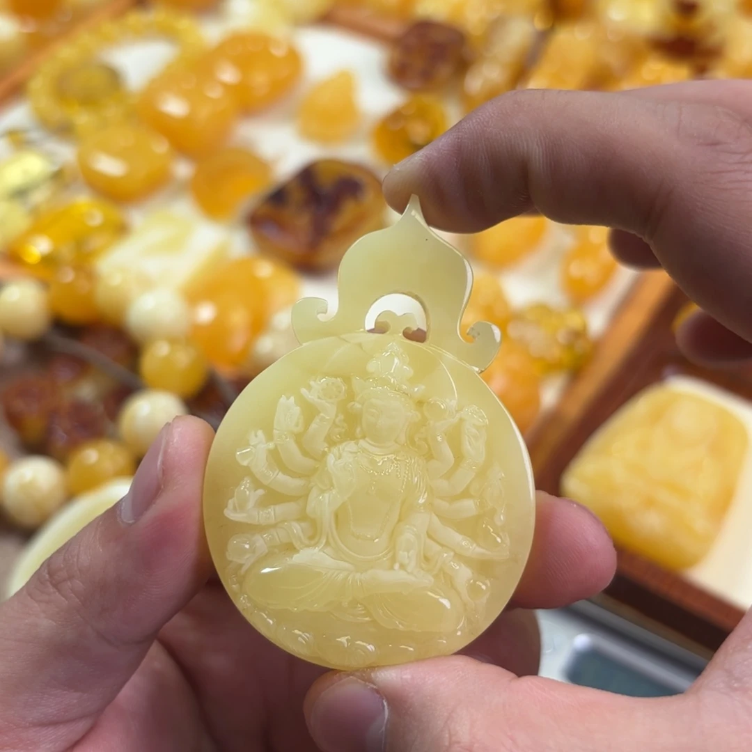 M***a蜜蜡未镶嵌裸石千手观音