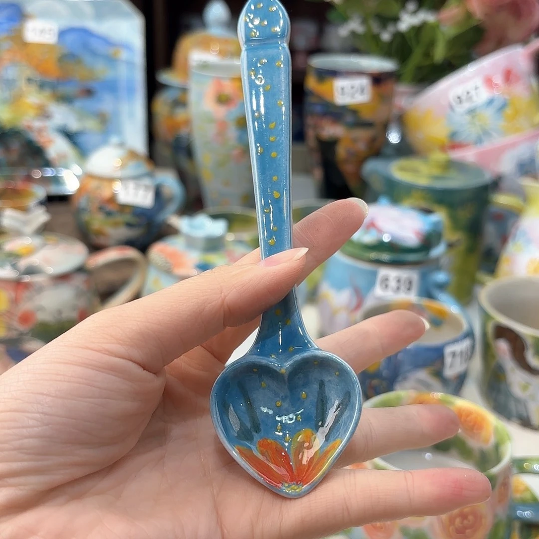 瓷片兔兔好可爱啊我