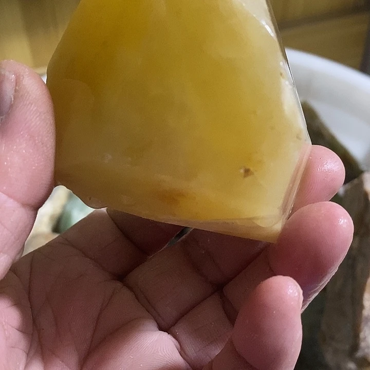 勿***恋蛇纹石玉未镶嵌摆件