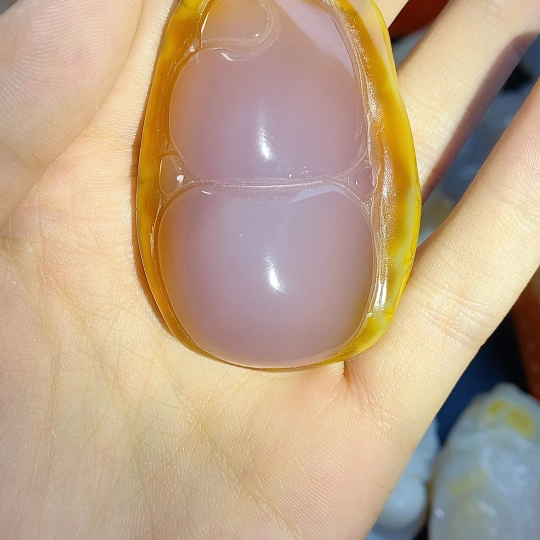 武***。玛瑙/玉髓未镶嵌玛瑙