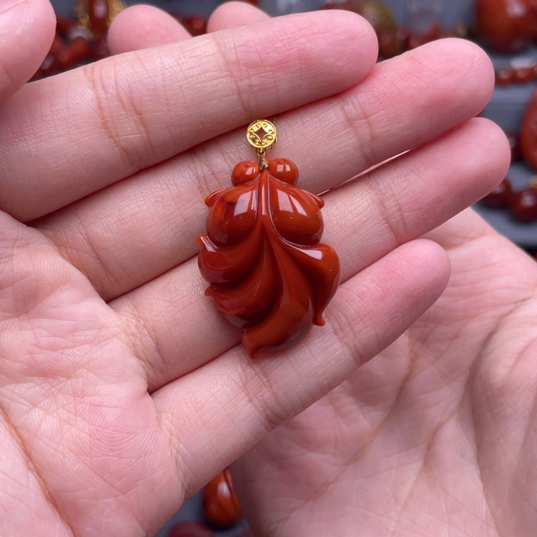 暁***r南红玛瑙18K金镶嵌珠宝奇石金玉满堂吊坠