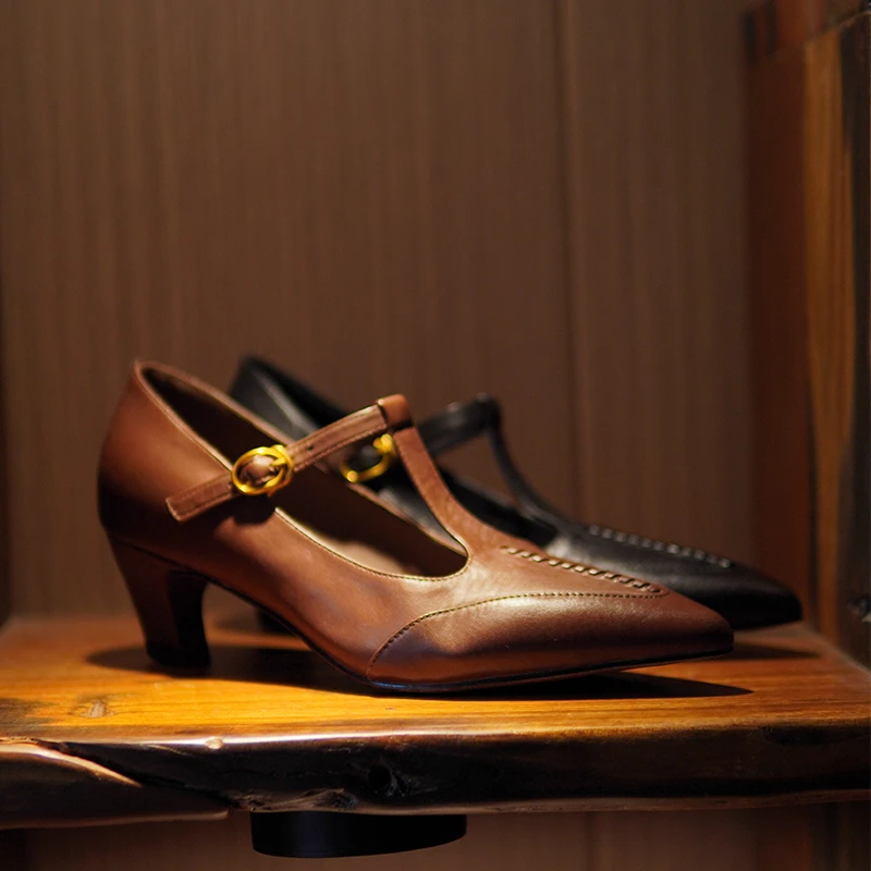 2025新款中跟单鞋女法式复古真皮镂空粗跟尖头浅口丁字带玛丽珍鞋