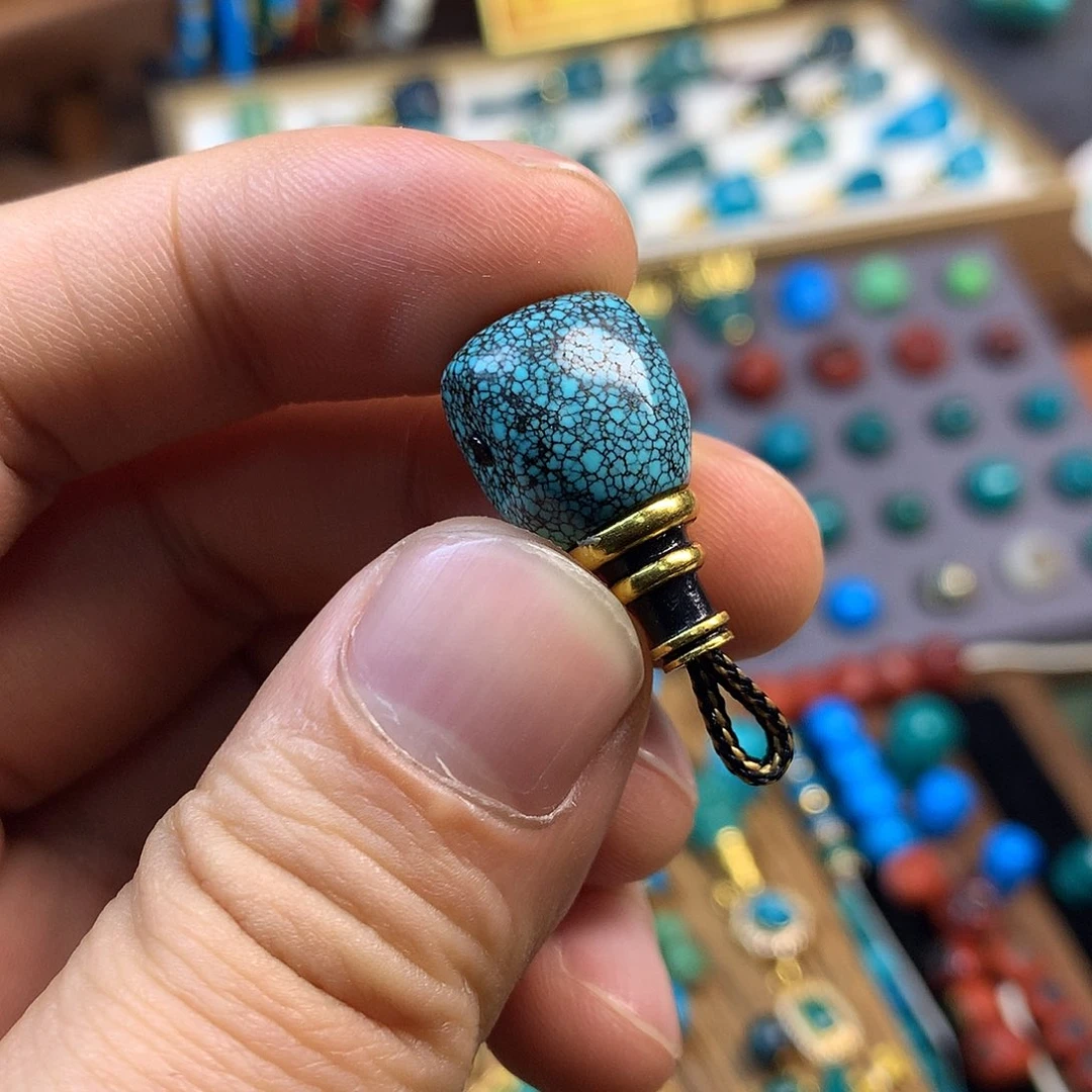 绿松石未镶嵌珠宝奇石