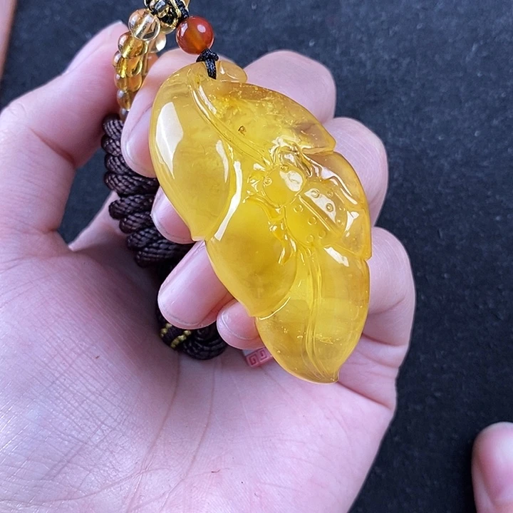蜜蜡未镶嵌珠宝奇石