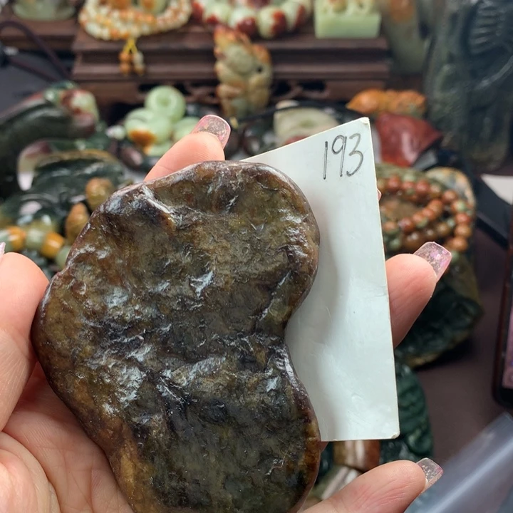 岫岩河磨玉（透闪石质玉）把件未镶嵌