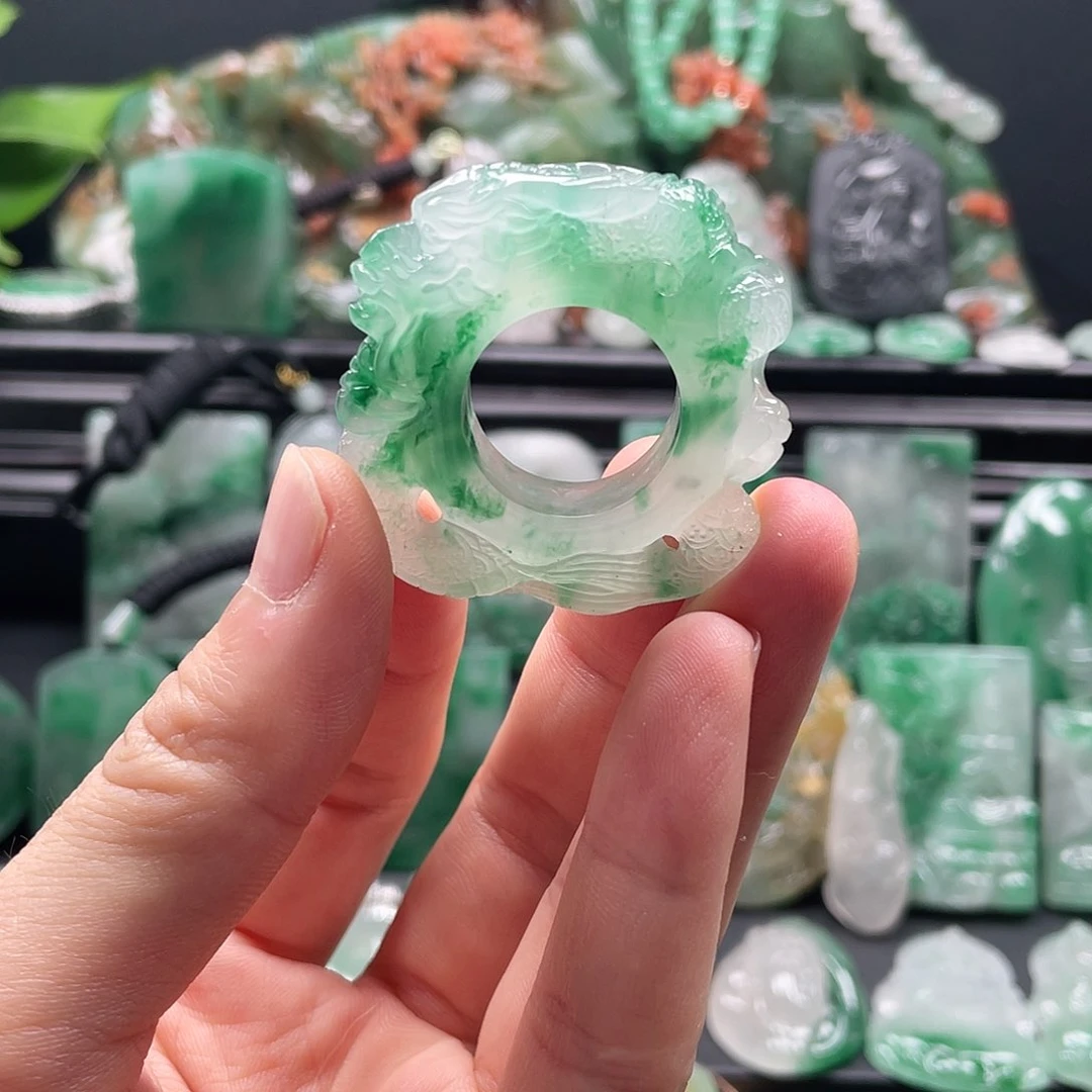 石英质玉吊坠未镶嵌