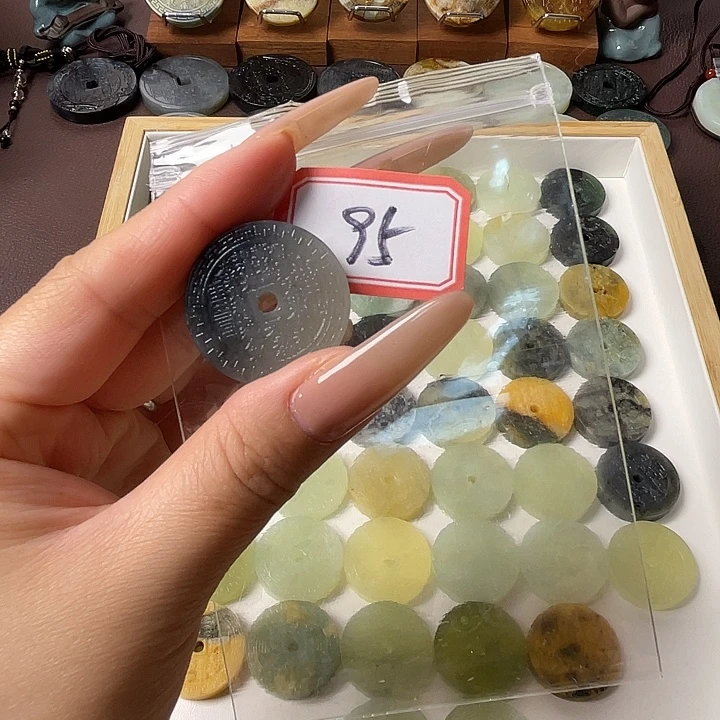 蛇纹石玉合金颈饰