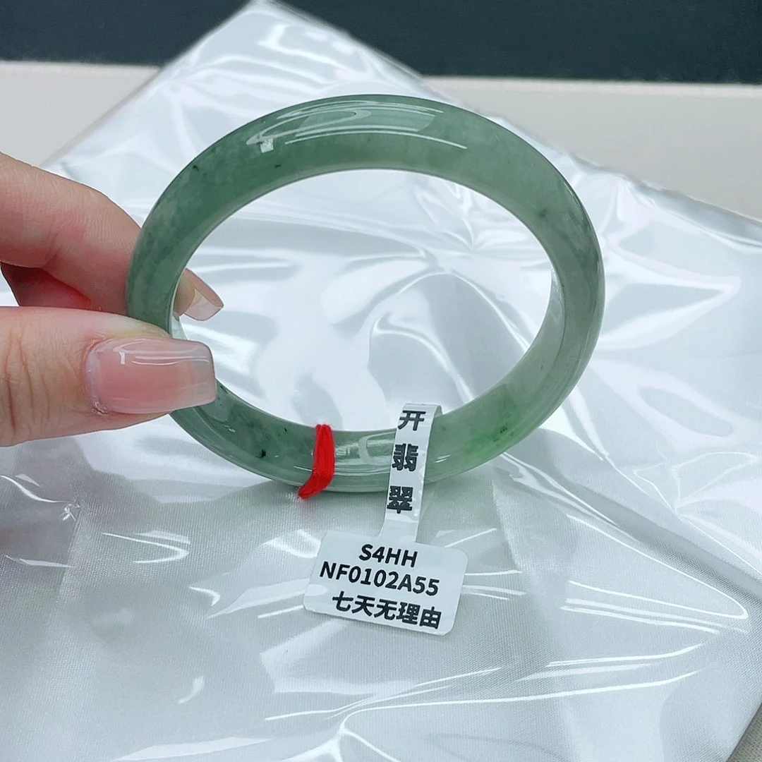 翡翠手镯未镶嵌正59.7