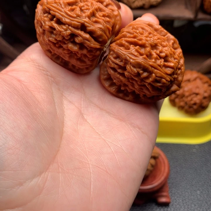 乐***伊文玩核桃吊坠白狮子40