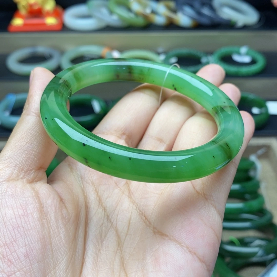 和田玉（碧玉）未镶嵌手镯