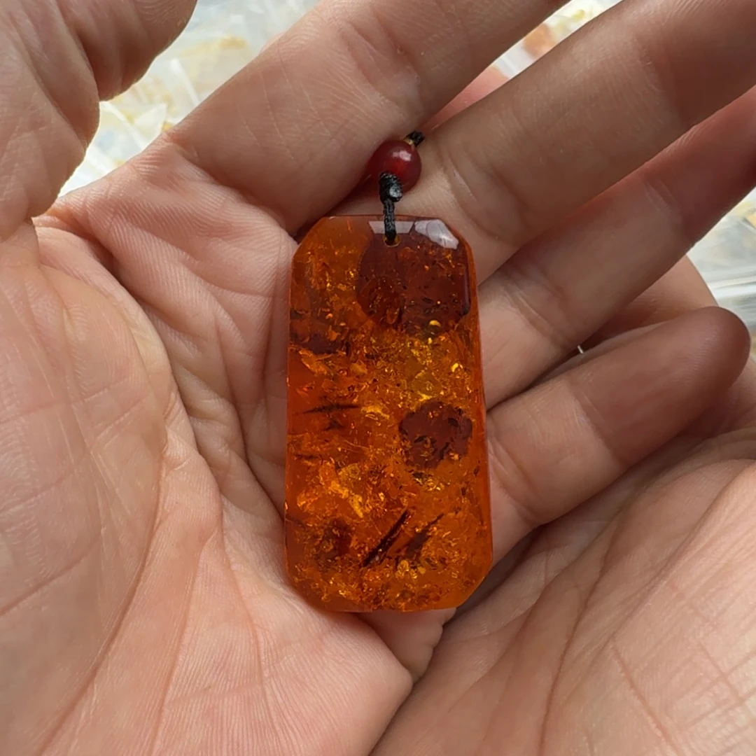 琥珀未镶嵌珠宝奇石