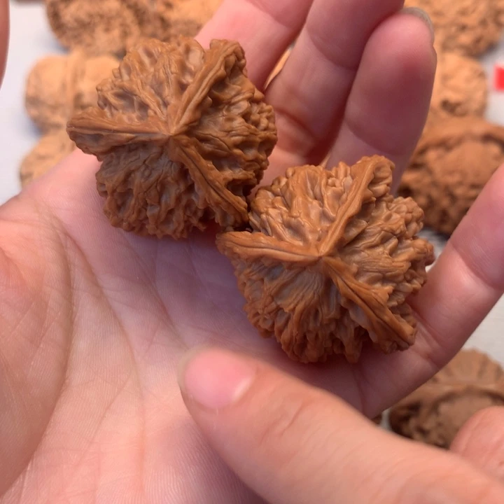 文玩核桃把件盘山三棱37