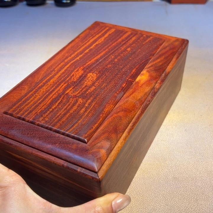 淡***然机关盒。